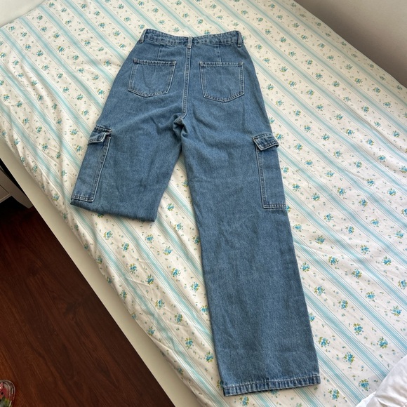 High waisted, cargo jeans - super comfy and perfect for summer! - Picture 8 of 10